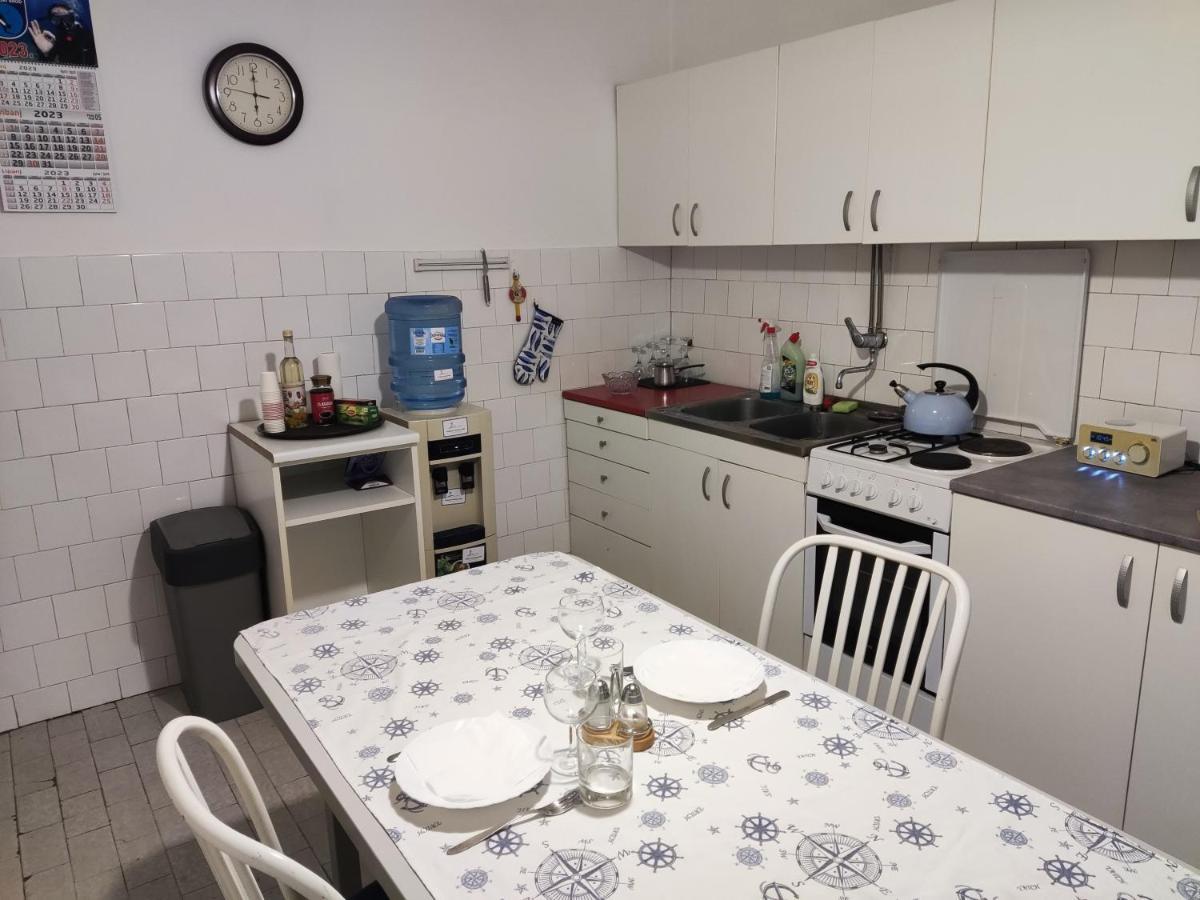 Vintage Apartment In The Center Of Нови Сад Екстериор снимка